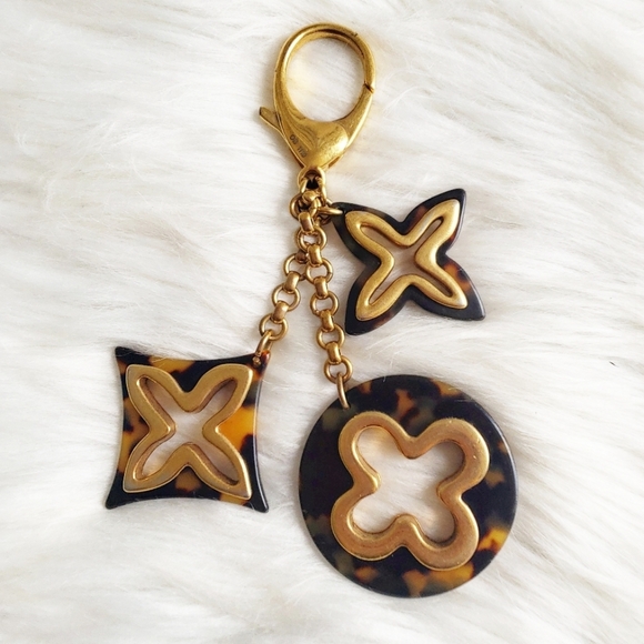 Louis Vuitton Accessories - Louis Vuitton Insolence Tortoise Flower Bag Charm